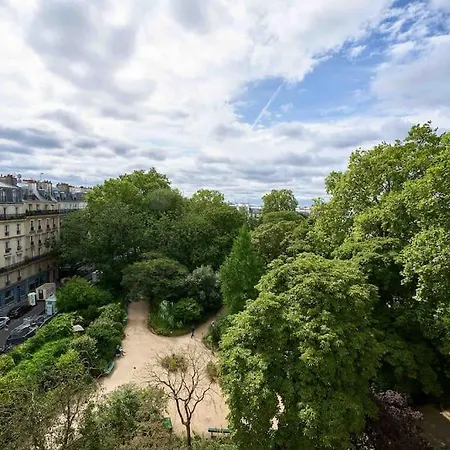Marais - Parents & Kids With Park View