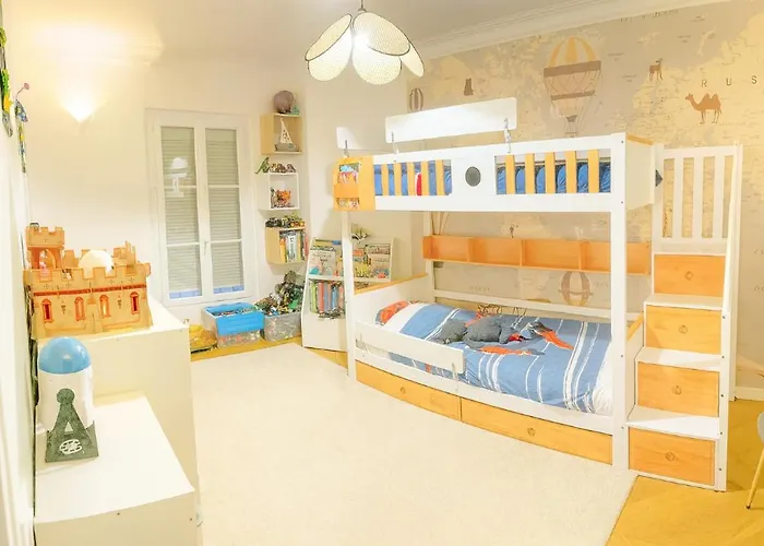 Marais - Parents & Kids With Park View 아파트 파리
